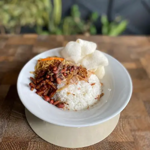 Nasi Uduk Telur Balado